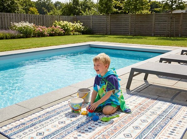 Poncho pentru copii DINOSAUR colorat Dimensiune: 60 x 120 cm