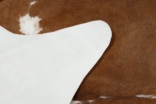 Covor Artificial Cowhide, Vaca G5070-2 maro alb din piele