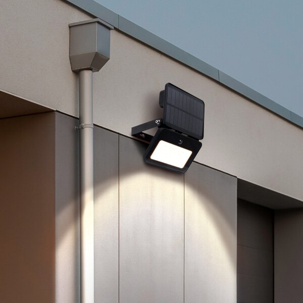 Solight WL913-LED Proiector solar reglabil cu senzor LED 6W 2200mAh IP65
