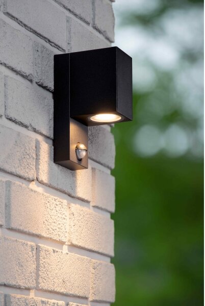 Corp de iluminat de exterior cu senzor Lucide 69802/01/30 ZARO 1xGU10/7W/230V IP65 negru