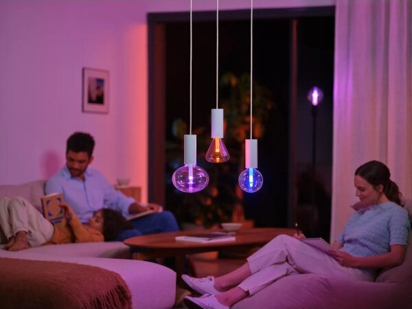 Bec LED RGBW dimabil Philips Hue White And Color Ambiance E27/6,8W/230V