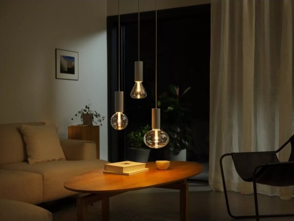 Bec LED RGBW dimabil Philips Hue White And Color Ambiance E27/6,8W/230V