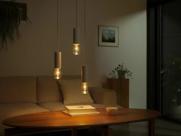 Bec LED RGBW dimabil Philips Hue White And Color Ambiance E27/6,8W/230V