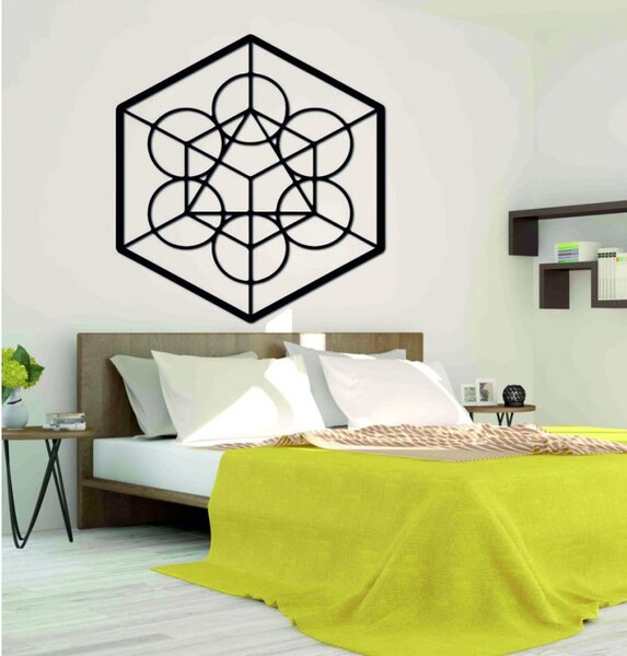 Pictura geometrica din lemn pe peretele recoltei