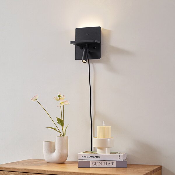 Lindby Aplică de perete LED Auden, negru, priză, stație încărcare, Negru, Camera de zi / sufragerie, Metal, Modern