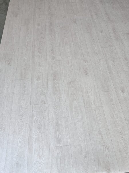 Covorul PVC linoleum Brown Board 82-20, Latimi 2 m, 2.5 m, 3 m , Suport pasla, Gri 2 x 2 m