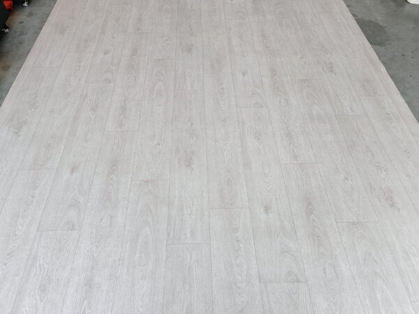 Covorul PVC linoleum Brown Board 82-20, Latimi 2 m, 2.5 m, 3 m , Suport pasla, Gri 2 x 2 m