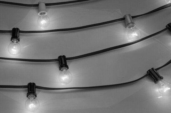Șir decorativ exterior GIRLANDA 6,5 m 5xE27/15W/230V IP44