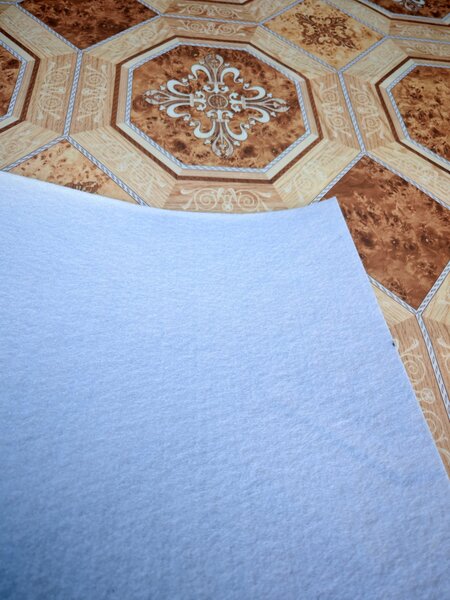 Covorul PVC linoleum Lidia, Latimi 1m, 1.5 m, 2 m, 2.5 m, 3 m, Maro, Suport Pasla 250 x 300