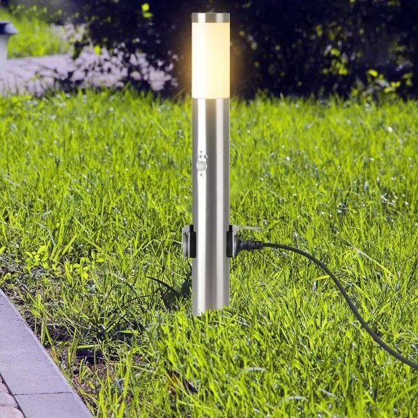 Lampă de exterior cu senzor + 2 prize 1xE27/60W/230V IP44 60cm crom mat