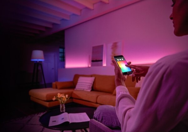 Pachet de bază Philips Hue WACA 2xE27/9W/230V 2000-6500K + Hue Bridge