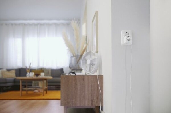 Priză inteligentă E 2300W + contor de energie Wi-Fi WiZ