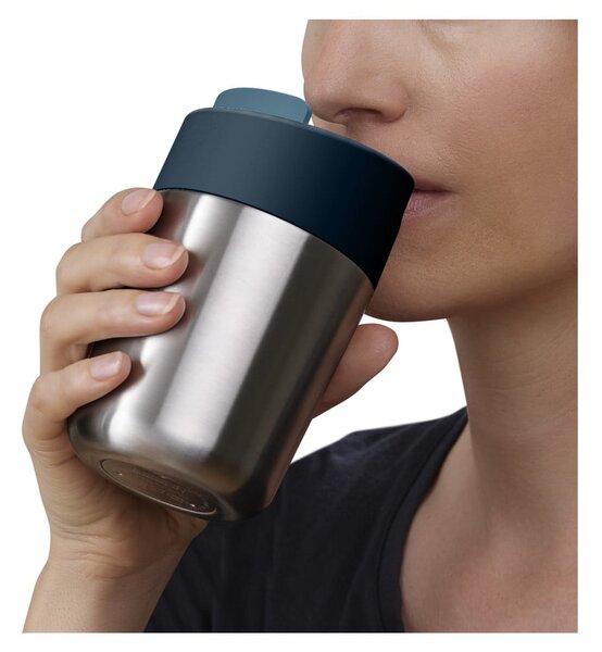 Cană de voiaj argintiu-albastru 340 ml Sipp – Joseph Joseph