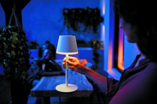 Philips Hue GO lampă LED RGBW, dimabilă, touch, 6,2W, 230V, 2000-6500K, IP54