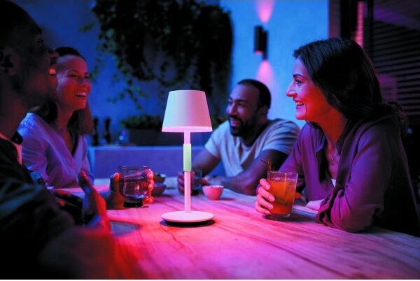 Philips Hue GO lampă LED RGBW, dimabilă, touch, 6,2W, 230V, 2000-6500K, IP54