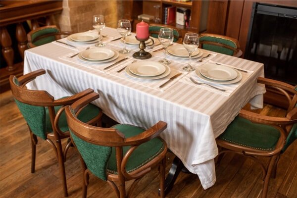 Set 2 fete de masa Damasc 150x180 cm, 100% bumbac damasc, 6 persoane