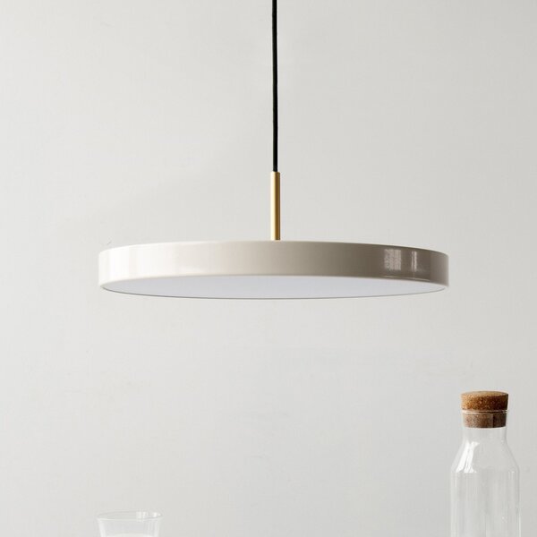 UMAGE Lampă suspendată LED Asteria Medium sidefat/alamă Ø 43 cm, reglabil, Bej, Camera de zi / sufragerie, Metal, Design