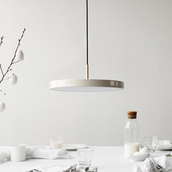 UMAGE Lampă suspendată LED Asteria Medium sidefat/alamă Ø 43 cm, reglabil, Bej, Camera de zi / sufragerie, Metal, Design