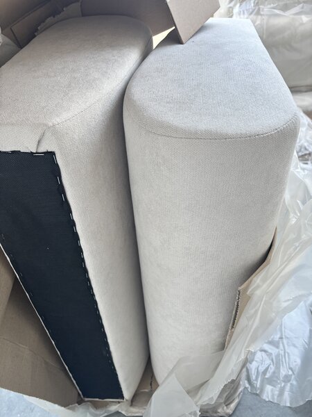 OFERTA Canapea extensibila in forma de U SEVIO 311x145 cm, crem + 2 perne GRATUIT II. calitate