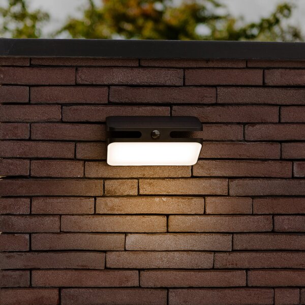 LUTEC Lampă de perete exterioară cu LED și panou solar AERO, negru, 21 cm, senzor,, Negru, Aluminiu, Modern