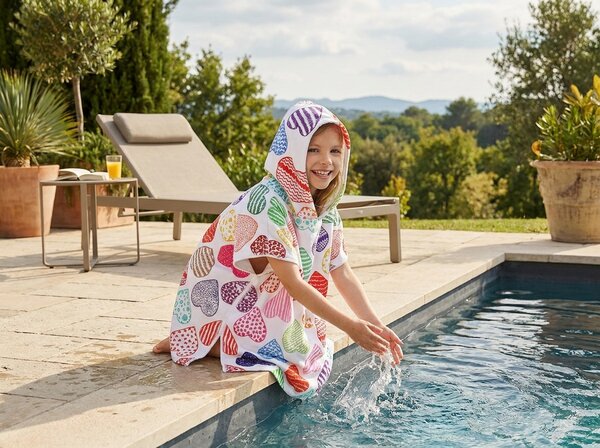Poncho pentru copii INIMIOARE colorate Dimensiune: 60 x 120 cm