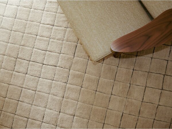 Covor chihlimbar țesut manual din lână 230x300 cm Mosaic Amber – Lorena Canals