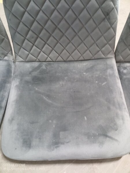 Reducere Scaun gri IRYS Velvet cu picioare negre II. calitate
