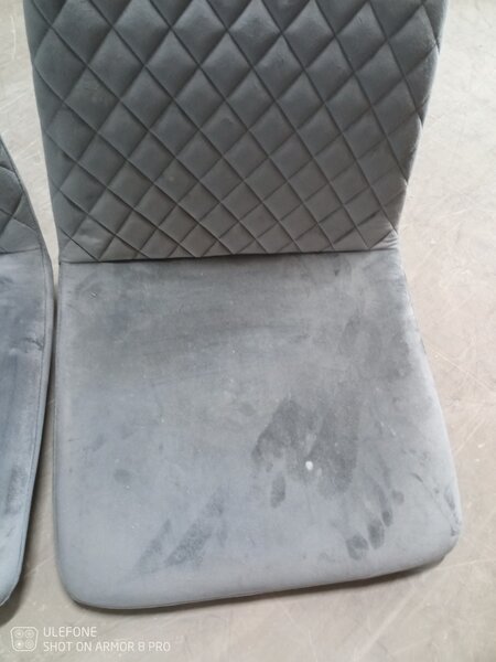 Reducere Scaun gri IRYS Velvet cu picioare negre II. calitate