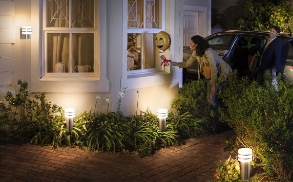 Philips 17404/47/P0 - LED Aplica exterior Hue TUAR 1xE27/9,5W IP44