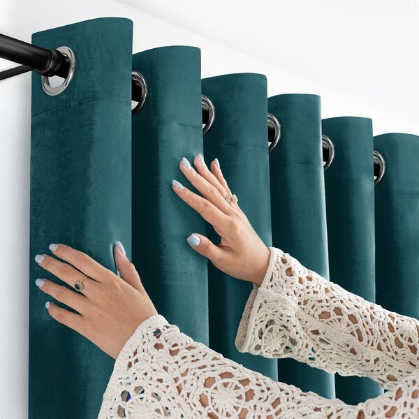 Draperie în culoarea petrolului dimout (semi-opacă) din catifea 140x175 cm Velto – Filumi