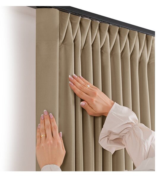 Draperie bej dimout (semi-opacă) din catifea 140x270 cm Velto – Filumi