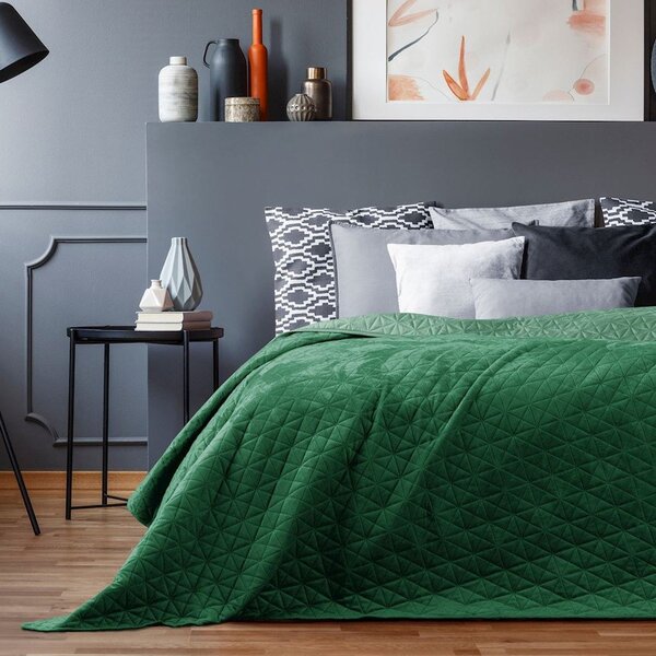 Cuvertură verde matlasată din catifea 220x240 cm Laila – AmeliaHome