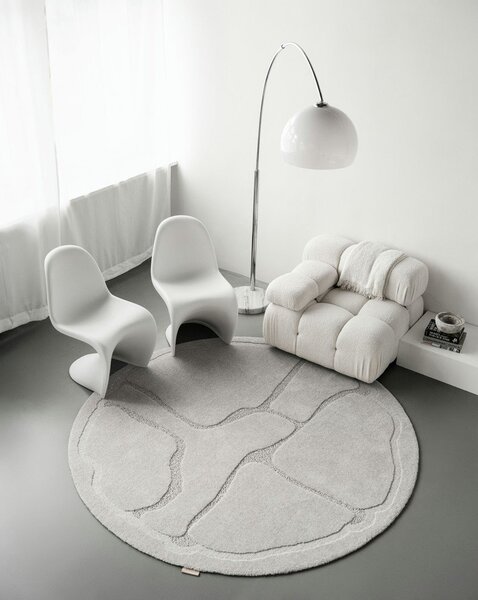 Covor gri deschis rotund din lână ø 133 cm Morphic Organica – Agnella