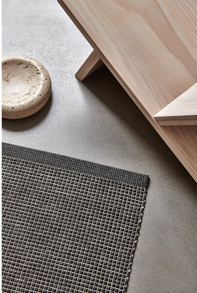 Covor pentru exterior și interior gri antracit 70x120 cm Emm Black Linen – Pappelina