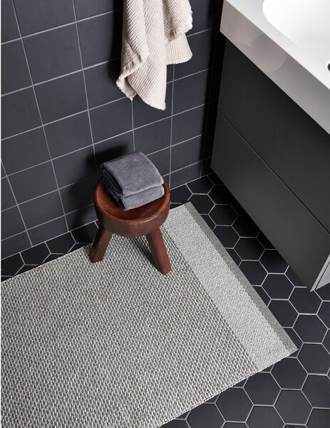 Covor pentru exterior și interior gri 85x160 cm Edit Warm Grey – Pappelina