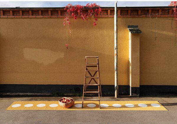 Covor tip traversă pentru interior și exterior galben ocru 70x225 cm Vera Ochre – Pappelina