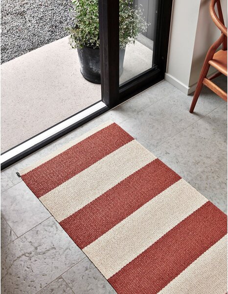 Covor tip traversă pentru interior și exterior cărămiziu/crem 70x225 cm Bob Brick – Pappelina