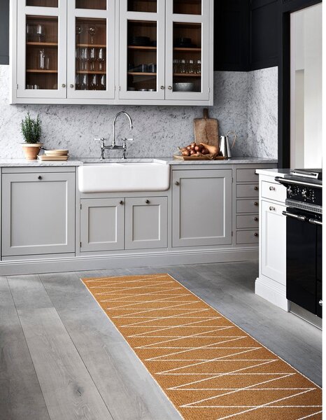 Covor tip traversă pentru interior și exterior galben ocru 70x240 cm Max Ochre – Pappelina
