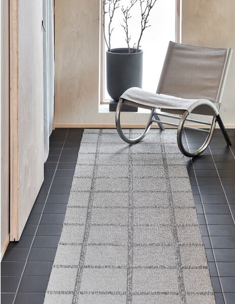 Covor tip traversă pentru interior și exterior gri 70x300 cm Ada Grey – Pappelina