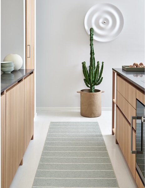 Covor tip traversă pentru interior și exterior verde deschis 70x180 cm Carl Sage – Pappelina