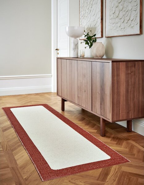 Covor tip traversă pentru interior și exterior cărămiziu/crem 70x240 cm Ilda Brick – Pappelina