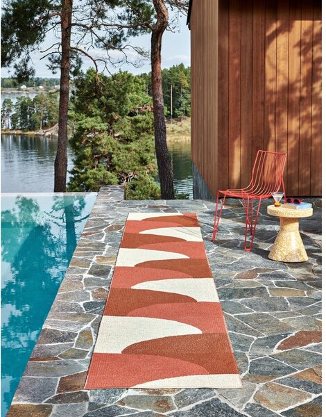 Covor tip traversă pentru interior și exterior cărămiziu 70x270 cm Hill Brick Rust – Pappelina