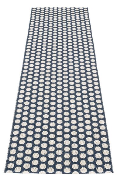 Covor tip traversă pentru interior și exterior albastru închis 70x250 cm Noa Dark Blue – Pappelina