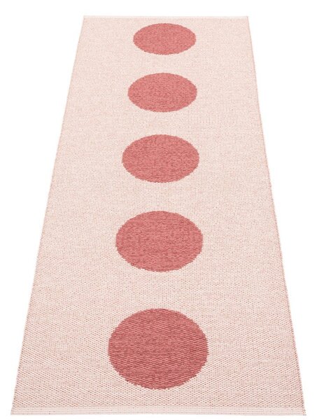 Covor tip traversă pentru interior și exterior roșu deschis 70x200 cm Vera Pop Blush – Pappelina