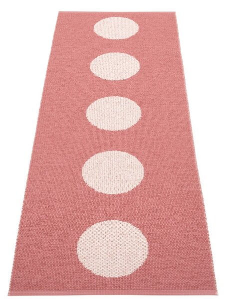 Covor tip traversă pentru interior și exterior roșu deschis 70x200 cm Vera Pop Blush – Pappelina