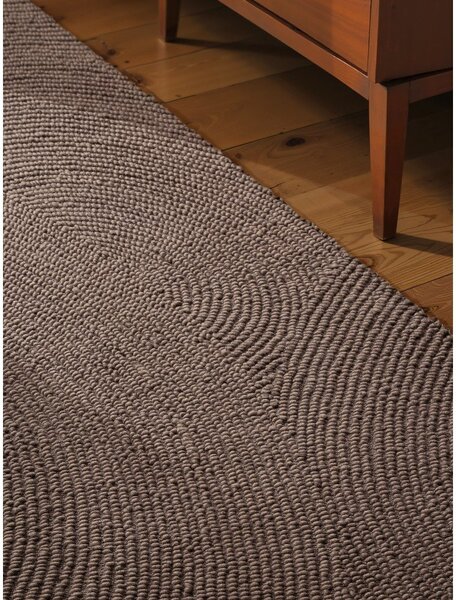 Covor tip traversă taupe țesut manual din lână 80x200 cm Calmio – Hanse Home