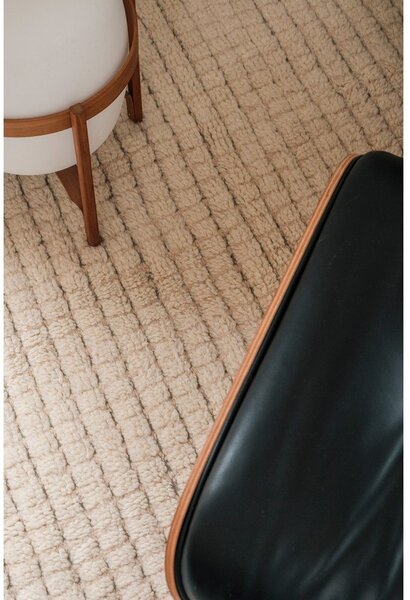 Covor bej lavabil, țesut manual din lână 80x140 cm Unexpected Wool – Lorena Canals