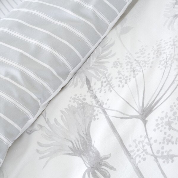 Lenjerie de pat Catherine Lansfield Meadowsweet Floral, 200 x 200 cm, alb - gri