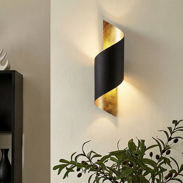 Lindby Aplică de perete Vanni, negru / auriu, metal, înălțime 57cm, reglabil, Negru, dormitor, Metal, Modern