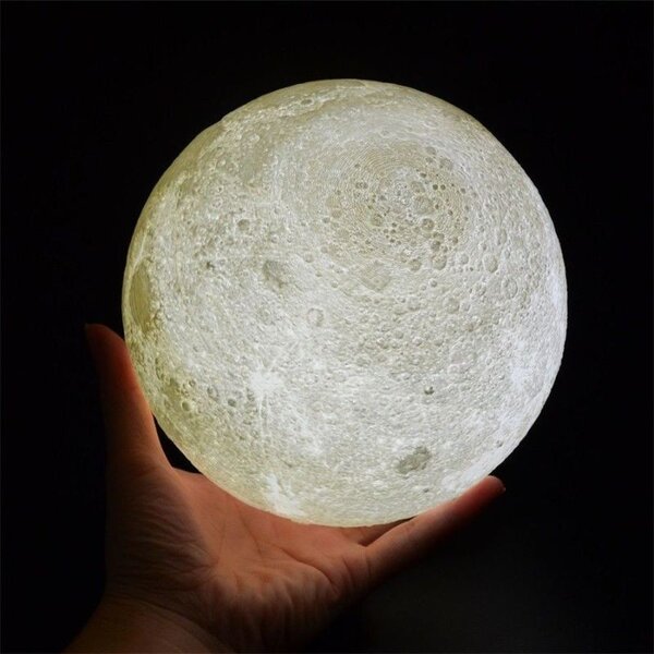 Lampa de veghe luna 3D 20 cm, 16 culori, telecomanda, suport lemn, reincarcabila USB